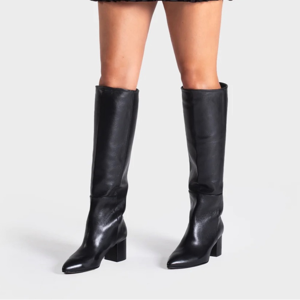 TORAL Black Leather Boots